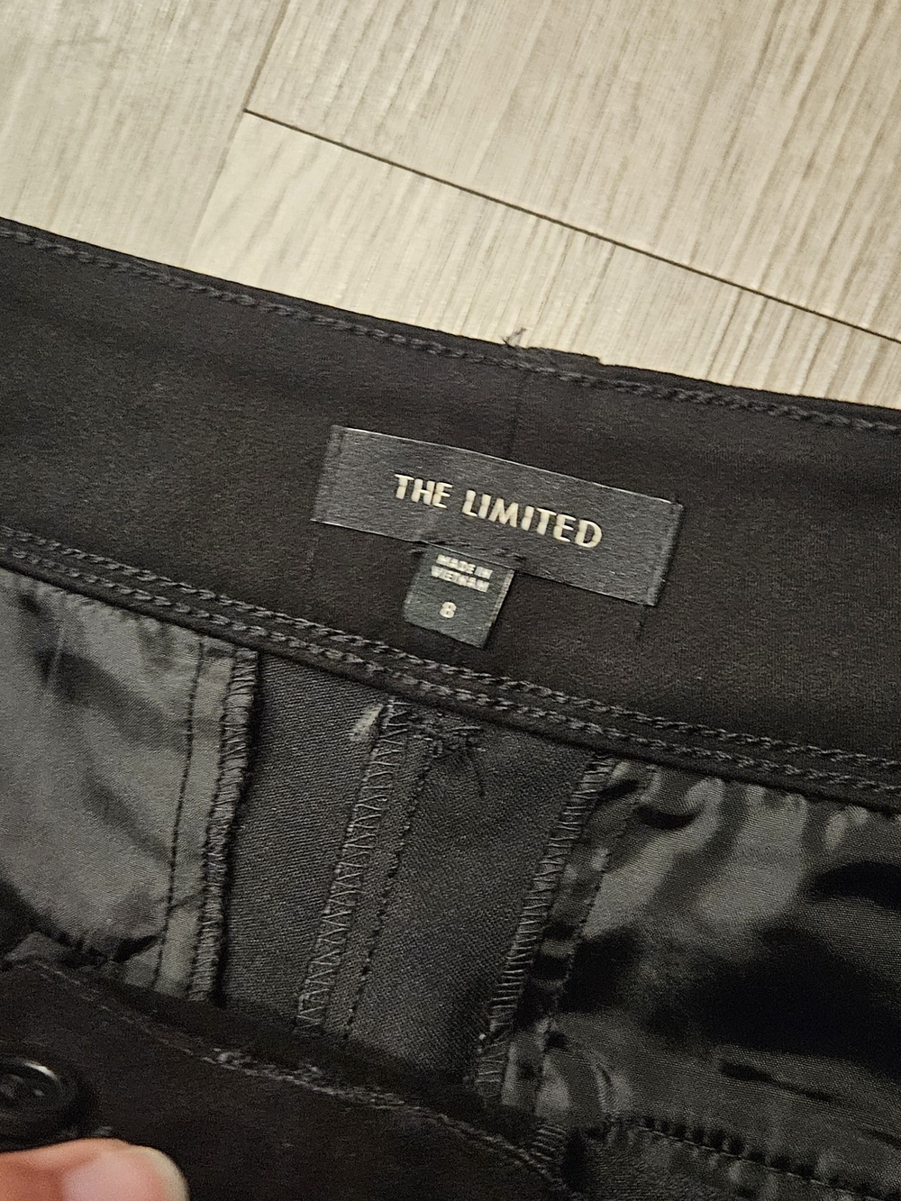 The Limited Black Women's Bermuda Shorts - Picture 4 of 6